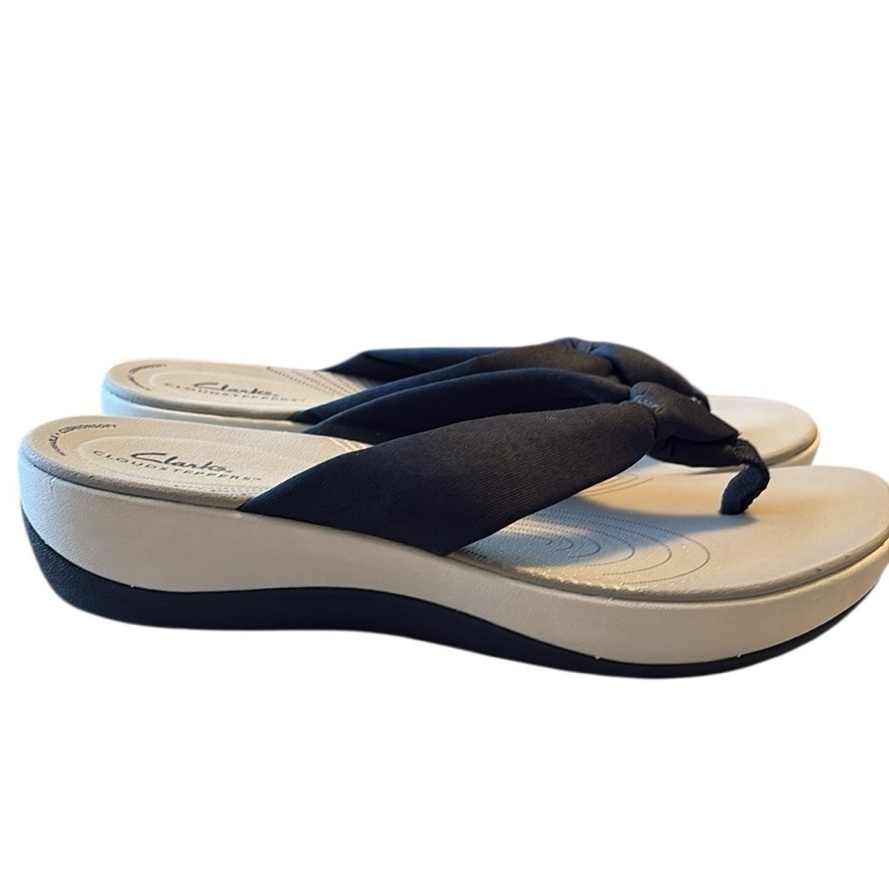 Clarks Women’s Cloudsteppers Sandals Thong Navy and White Size 10 New - Picture 3 of 5